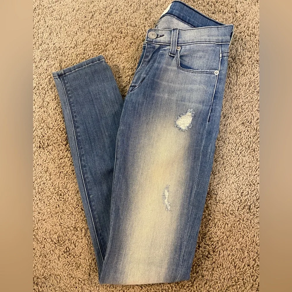 👖Hudson • women’s super skinny distressed jeans • 24 • EUC - Picture 1 of 14